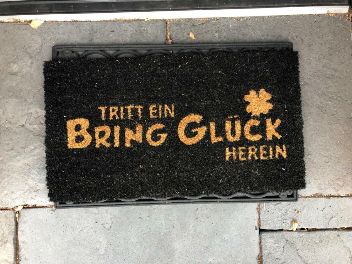 Tritt Ein Bring Glueck Herein - Exquisite 75 Qm - Messenaehe - Parkplatz - Flughafennaehe Dusseldorf Exterior photo